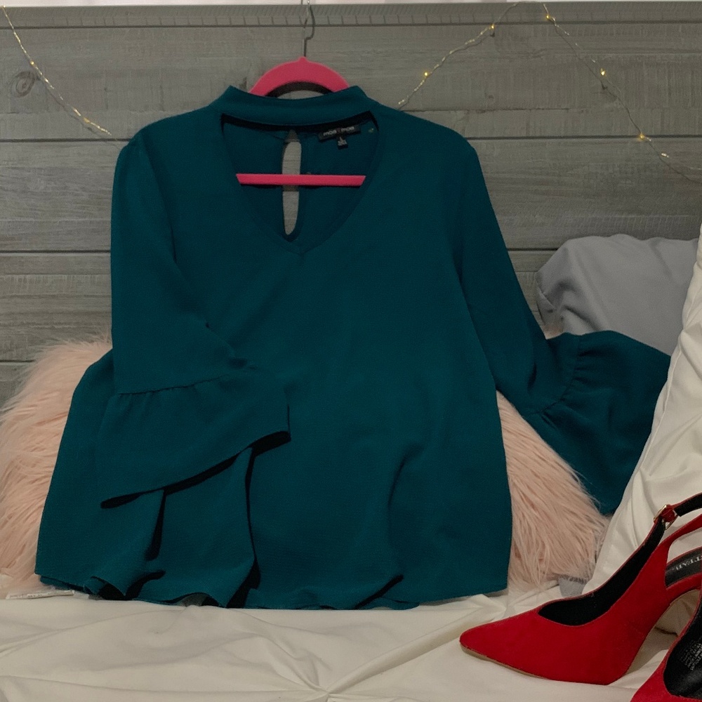 Neck Cut-Out Blouse w/ Bell Sleeves - Size Large